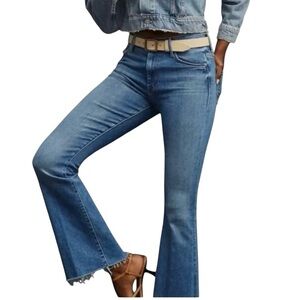 MOTHER The Weekender Fray Jeans in Groovin Wash Size 32 Style 1535-104